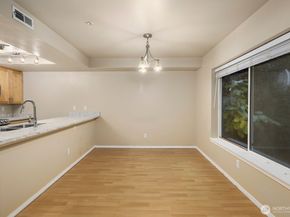 15511 35th Avenue W H, Lynnwood WA 98087