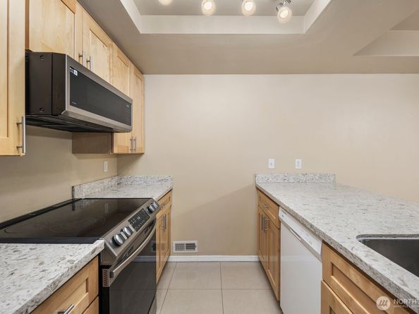 15511 35th Avenue W H, Lynnwood WA 98087