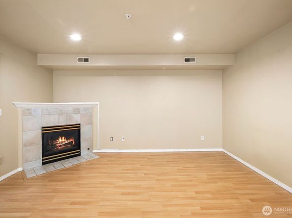 15511 35th Avenue W H, Lynnwood WA 98087