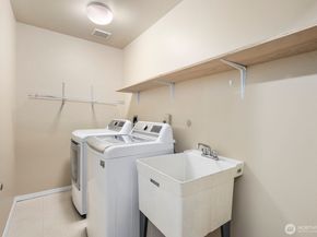 15511 35th Avenue W H, Lynnwood WA 98087