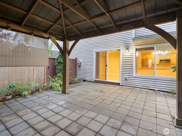 15511 35th Avenue W H, Lynnwood WA 98087