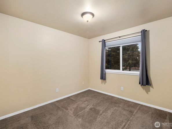 15511 35th Avenue W H, Lynnwood WA 98087