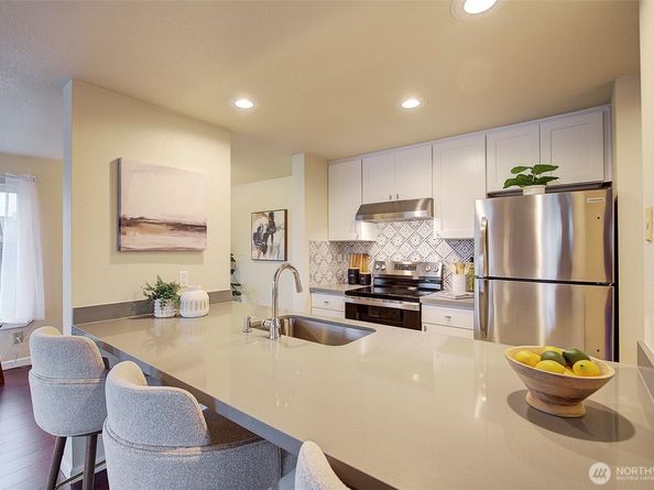 3890 Whitman Avenue N 301, Seattle WA 98103