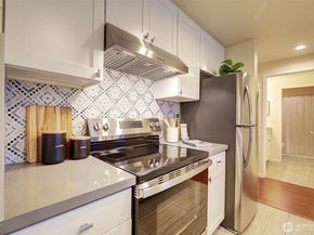 3890 Whitman Avenue N 301, Seattle WA 98103