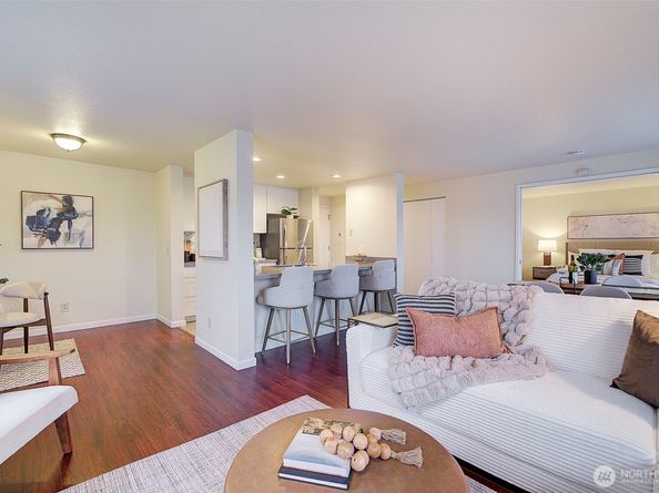 3890 Whitman Avenue N 301, Seattle WA 98103