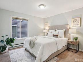 1113 Kirkland Avenue 1B, Kirkland WA 98033