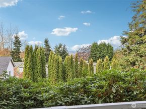 1113 Kirkland Avenue 1B, Kirkland WA 98033