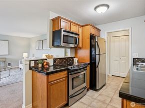 1113 Kirkland Avenue 1B, Kirkland WA 98033