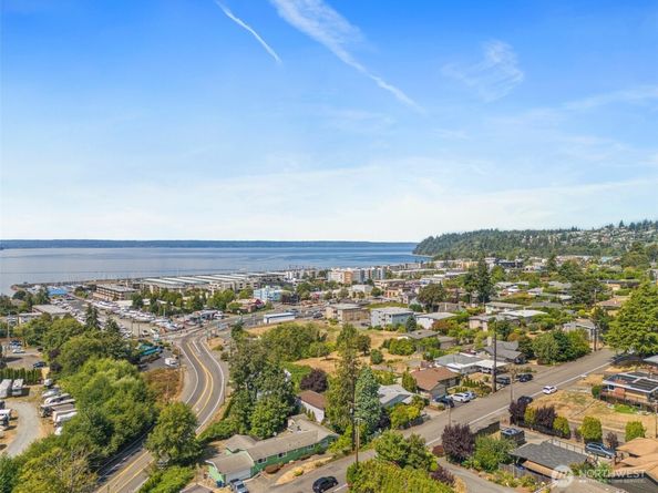 1020 S 230th Street B108, Des Moines WA 98198