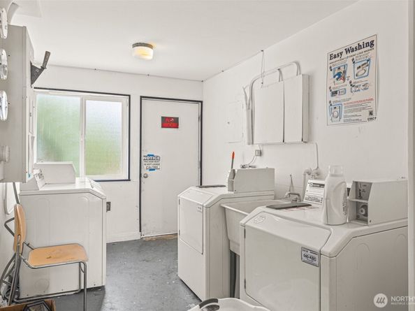 1020 S 230th Street B108, Des Moines WA 98198