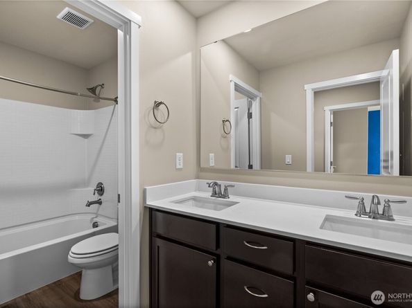 4462 Sand Dollar Street, Bremerton WA 98312