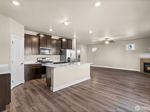 4462 Sand Dollar Street, Bremerton WA 98312