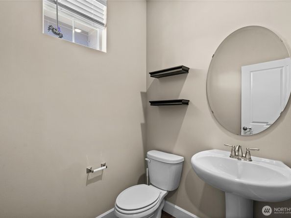 4462 Sand Dollar Street, Bremerton WA 98312