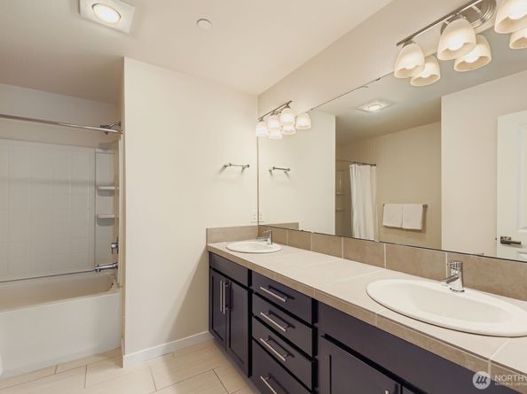 15720 Meadow Road A6, Lynnwood WA 98087