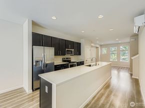 15720 Meadow Road A6, Lynnwood WA 98087