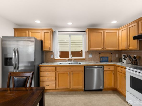 2632 NE 24th Court, Renton WA 98056