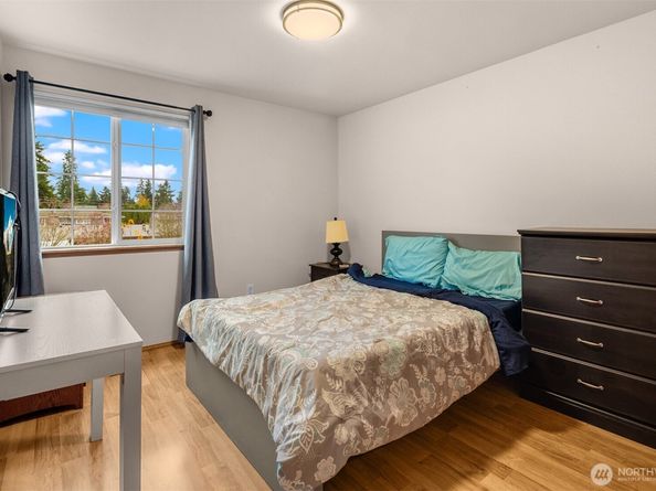 2632 NE 24th Court, Renton WA 98056