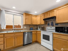 2632 NE 24th Court, Renton WA 98056