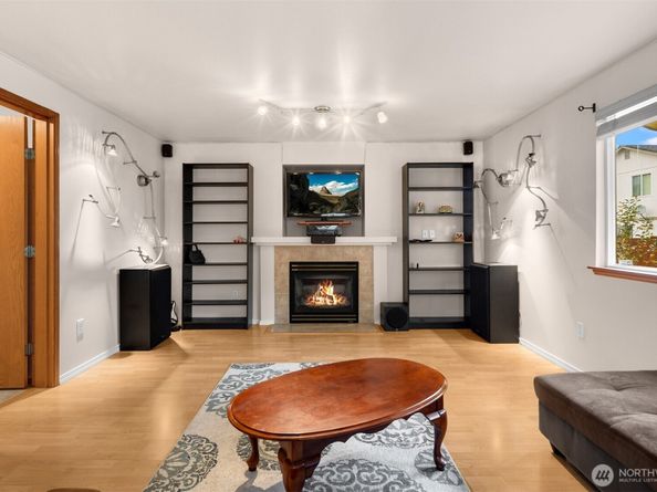 2632 NE 24th Court, Renton WA 98056