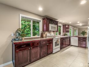 7505 212th Street SW C301, Edmonds WA 98026