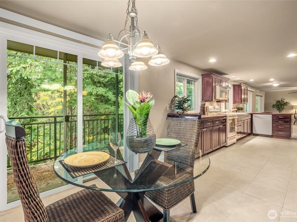 7505 212th Street SW C301, Edmonds WA 98026