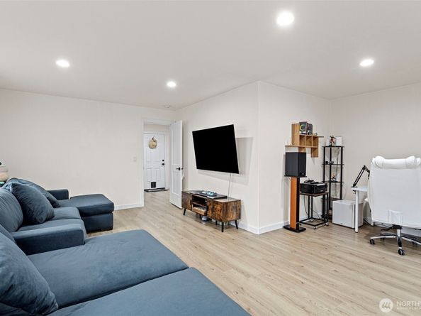 10615 2nd Place SW, Seattle WA 98146