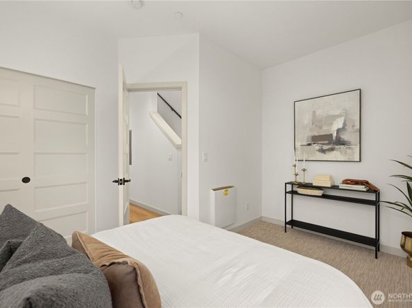 7005 9th Avenue NE, Seattle WA 98115