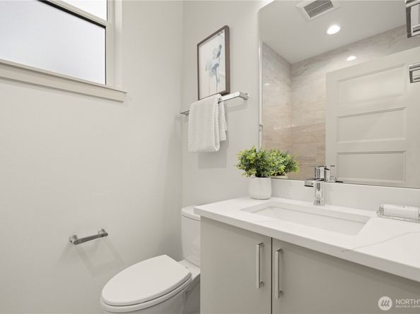 7005 9th Avenue NE, Seattle WA 98115