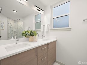 7005 9th Avenue NE, Seattle WA 98115