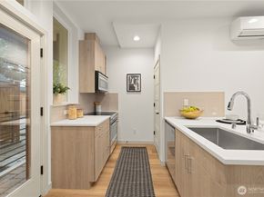 7005 9th Avenue NE, Seattle WA 98115