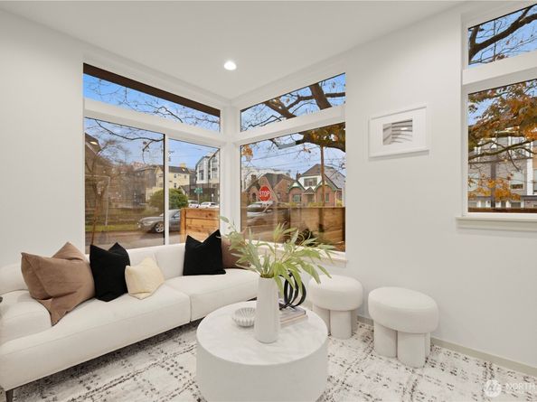 7005 9th Avenue NE, Seattle WA 98115