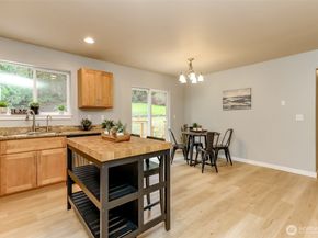 30980 Wood Creek Place NE, Poulsbo WA 98370