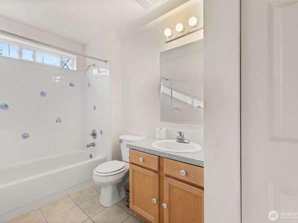 7972 39th Avenue S, Seattle WA 98118