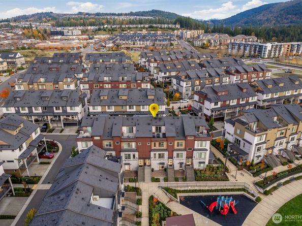 960 6th Walk NE, Issaquah WA 98029