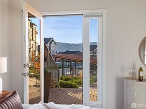 960 6th Walk NE, Issaquah WA 98029