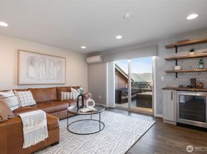 960 6th Walk NE, Issaquah WA 98029