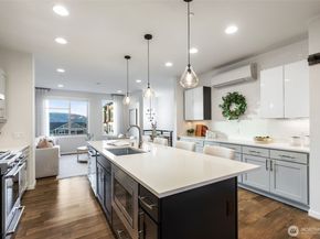 960 6th Walk NE, Issaquah WA 98029