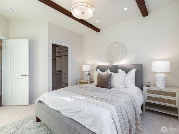 960 6th Walk NE, Issaquah WA 98029