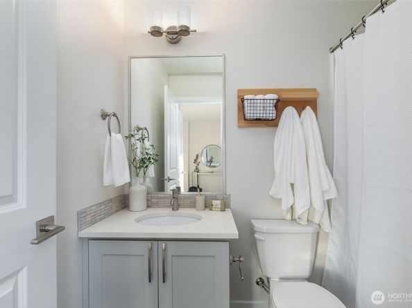 960 6th Walk NE, Issaquah WA 98029