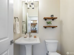 960 6th Walk NE, Issaquah WA 98029