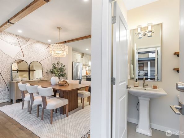 960 6th Walk NE, Issaquah WA 98029