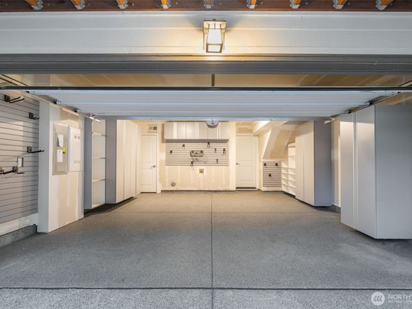 960 6th Walk NE, Issaquah WA 98029