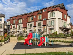 960 6th Walk NE, Issaquah WA 98029