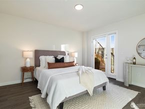 960 6th Walk NE, Issaquah WA 98029