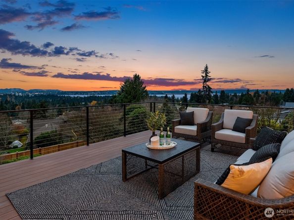 2627 96th Avenue NE, Clyde Hill WA 98004