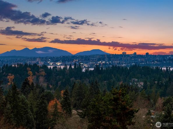 2627 96th Avenue NE, Clyde Hill WA 98004