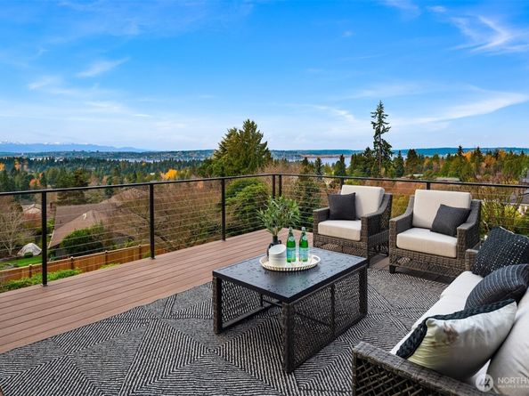 2627 96th Avenue NE, Clyde Hill WA 98004