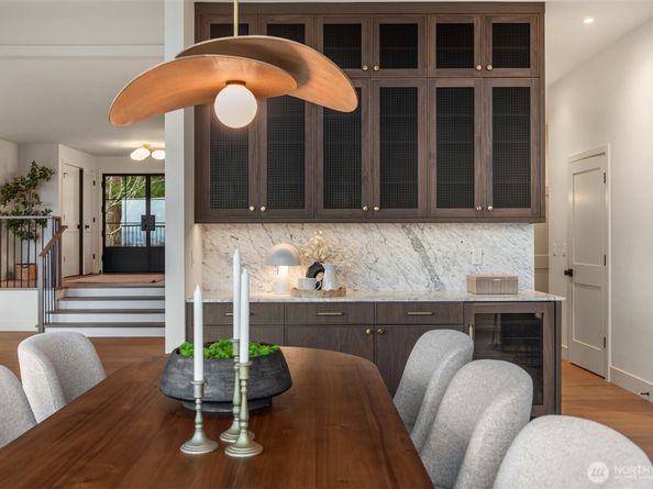 2627 96th Avenue NE, Clyde Hill WA 98004