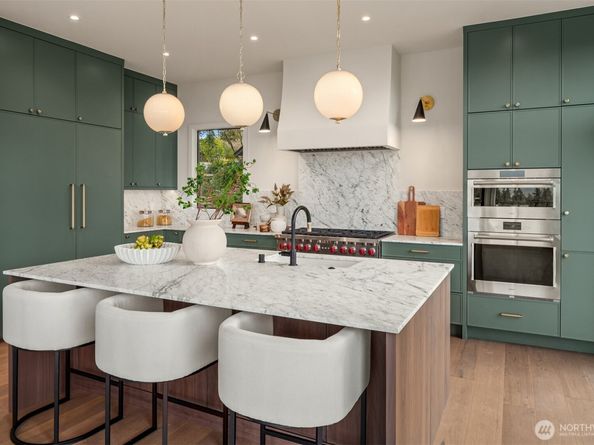 2627 96th Avenue NE, Clyde Hill WA 98004