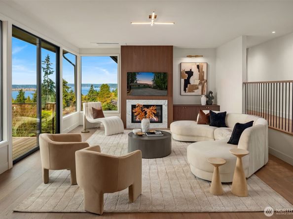 2627 96th Avenue NE, Clyde Hill WA 98004